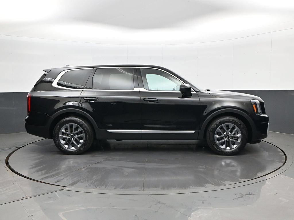 Used 2024 Kia Telluride LX AWD/4WD image 5
