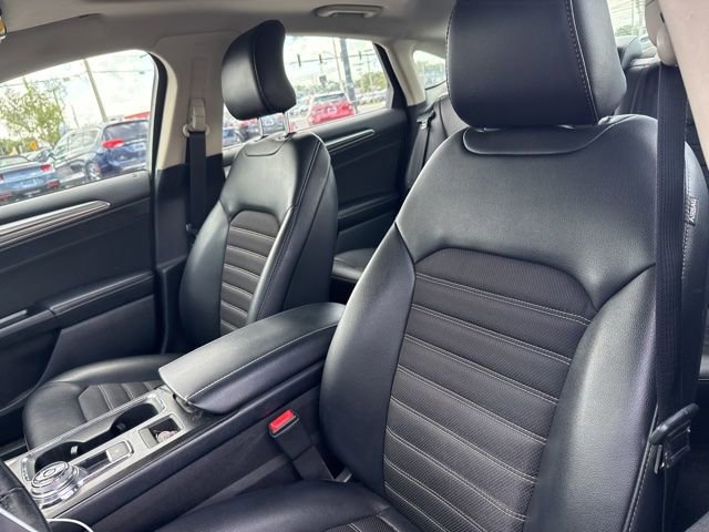 Used 2017 Ford Fusion SE w/ Equipment Group 201A AWD/4WD image 8