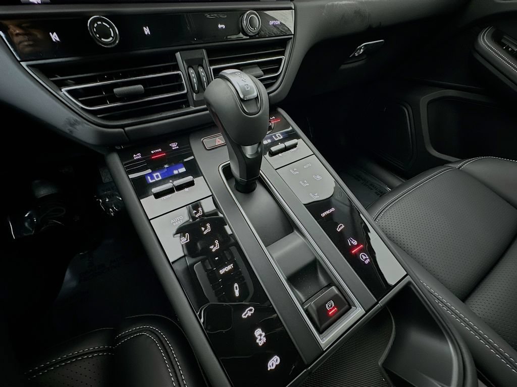 New 2026 Porsche Macan GTS AWD/4WD image 19