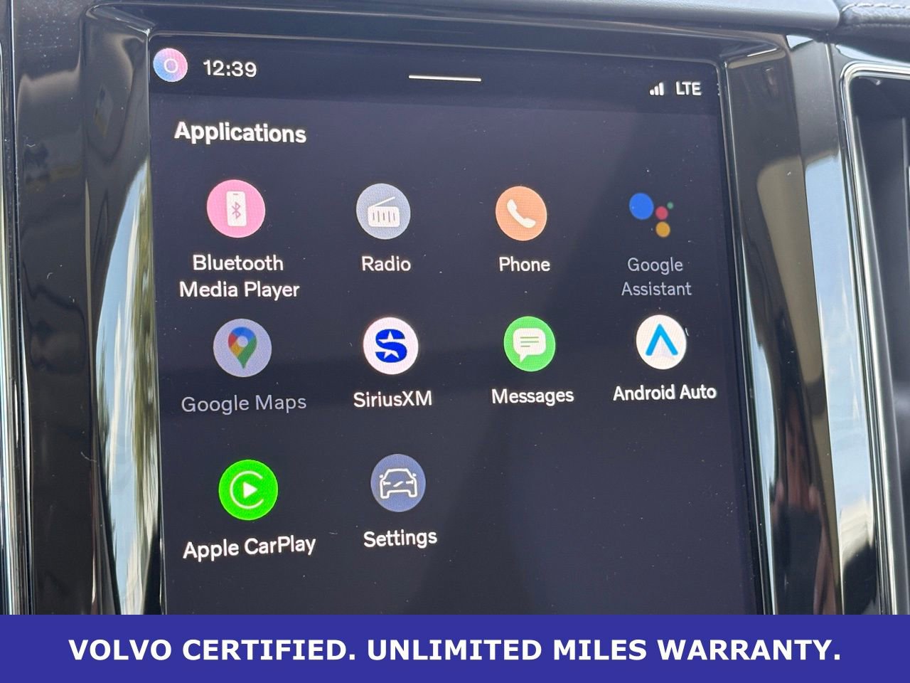 Certified 2023 Volvo XC60 B5 Ultimate w/ Climate Package image 25