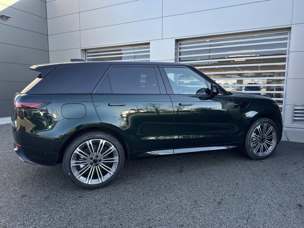 New 2026 Land Rover Range Rover Sport Dynamic SE image 8