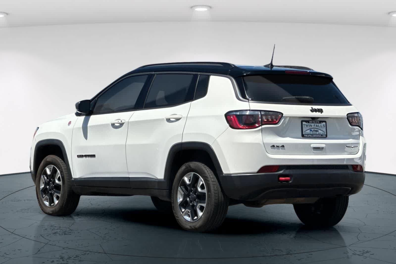 Used 2018 Jeep Compass Trailhawk w/ Cold Weather Group AWD/4WD image 8