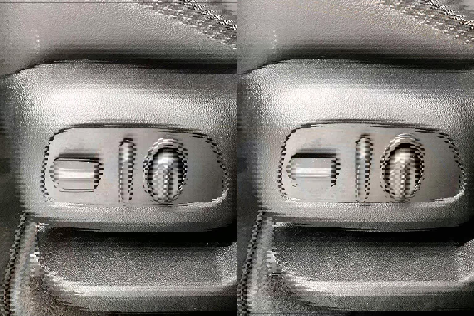 Certified 2023 Chevrolet Traverse High Country image 34