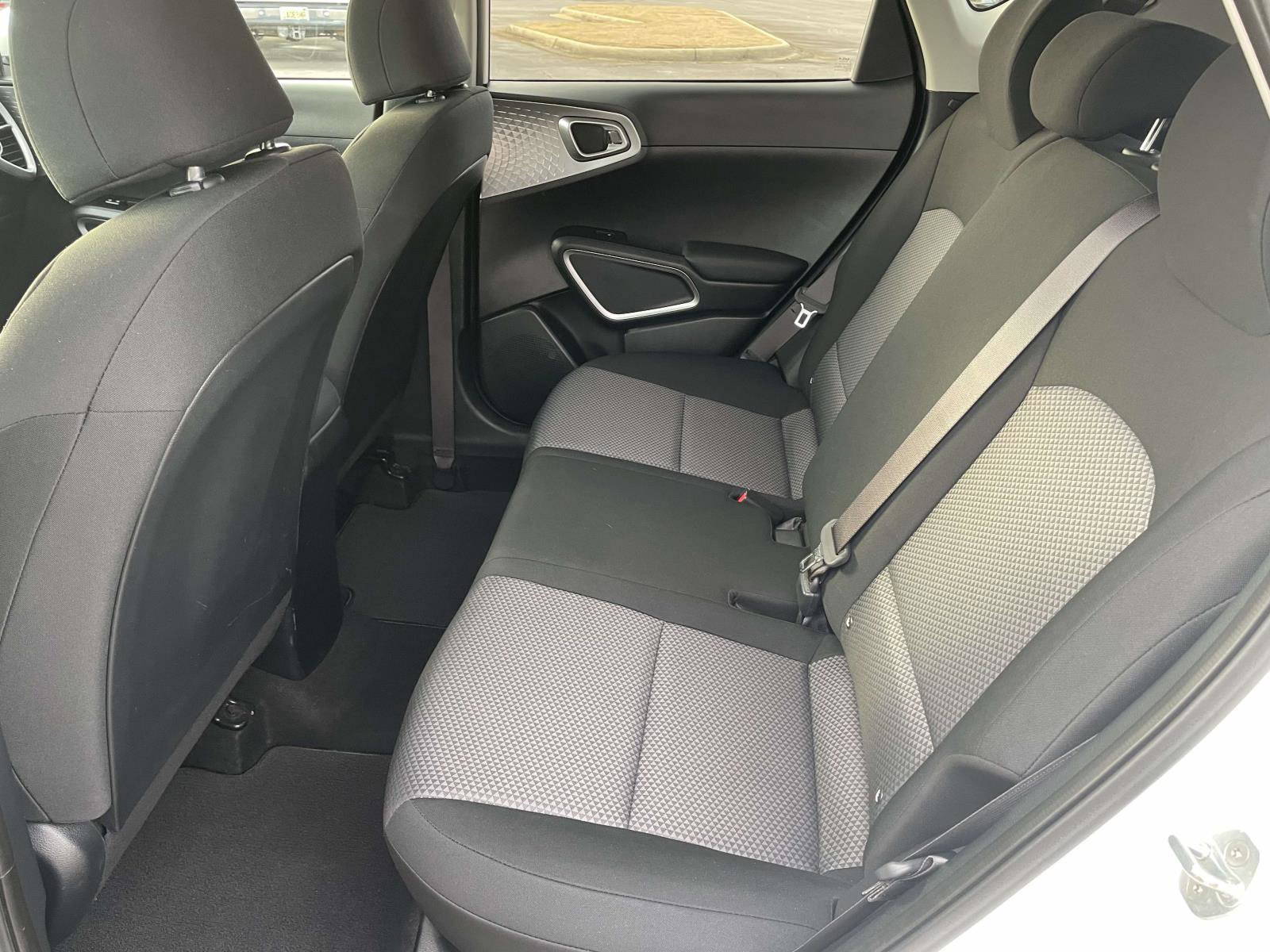 Used 2022 Kia Soul LX image 3