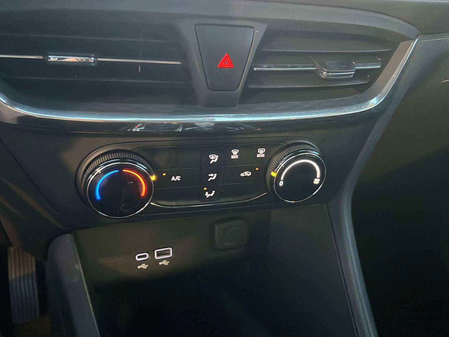 Used 2025 Buick Encore GX Preferred image 27