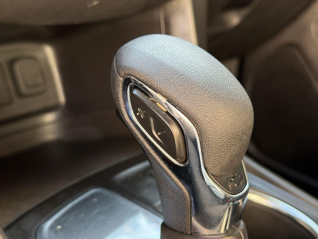 Used 2024 Chevrolet Equinox LT FWD image 40