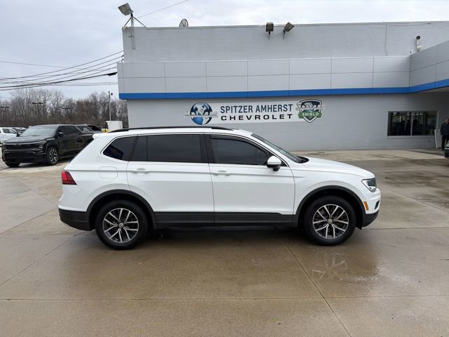 Used 2019 Volkswagen Tiguan SE w/ Panoramic Sunroof Package image 11