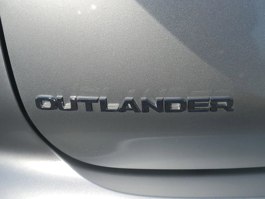 Used 2025 Mitsubishi Outlander ES AWD/4WD image 34