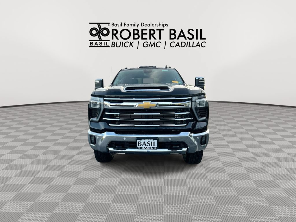 Used 2024 Chevrolet Silverado 2500 LTZ w/ LTZ Convenience Package AWD/4WD image 3
