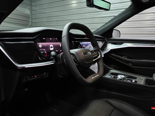 Used 2025 Jeep Wagoneer S Launch Edition AWD/4WD image 11