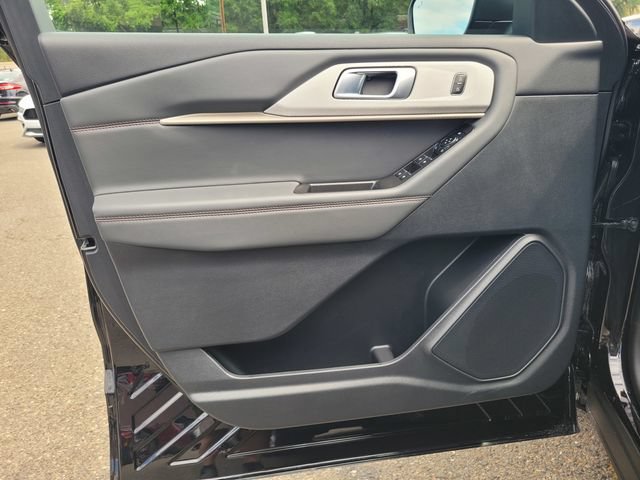 Used 2026 Ford Explorer Active RWD image 16