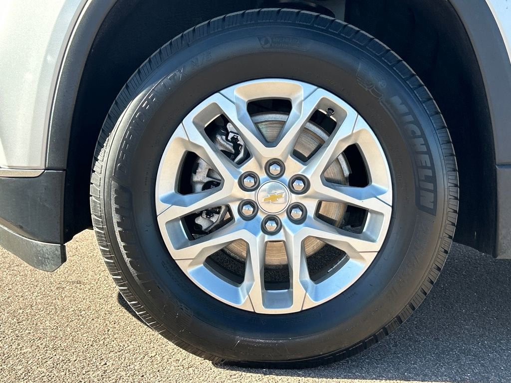 Used 2021 Chevrolet Traverse LT image 30