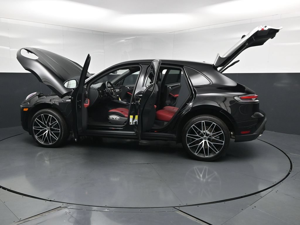 New 2026 Porsche Macan AWD/4WD image 32