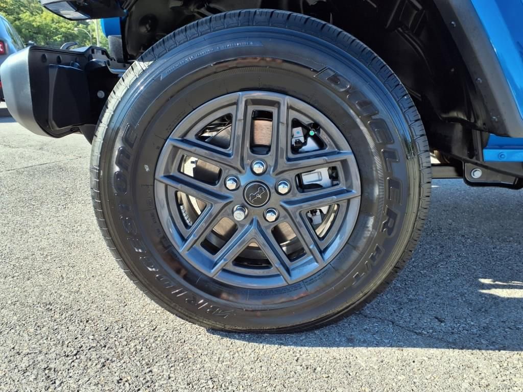 New 2025 Jeep Gladiator Sport image 4