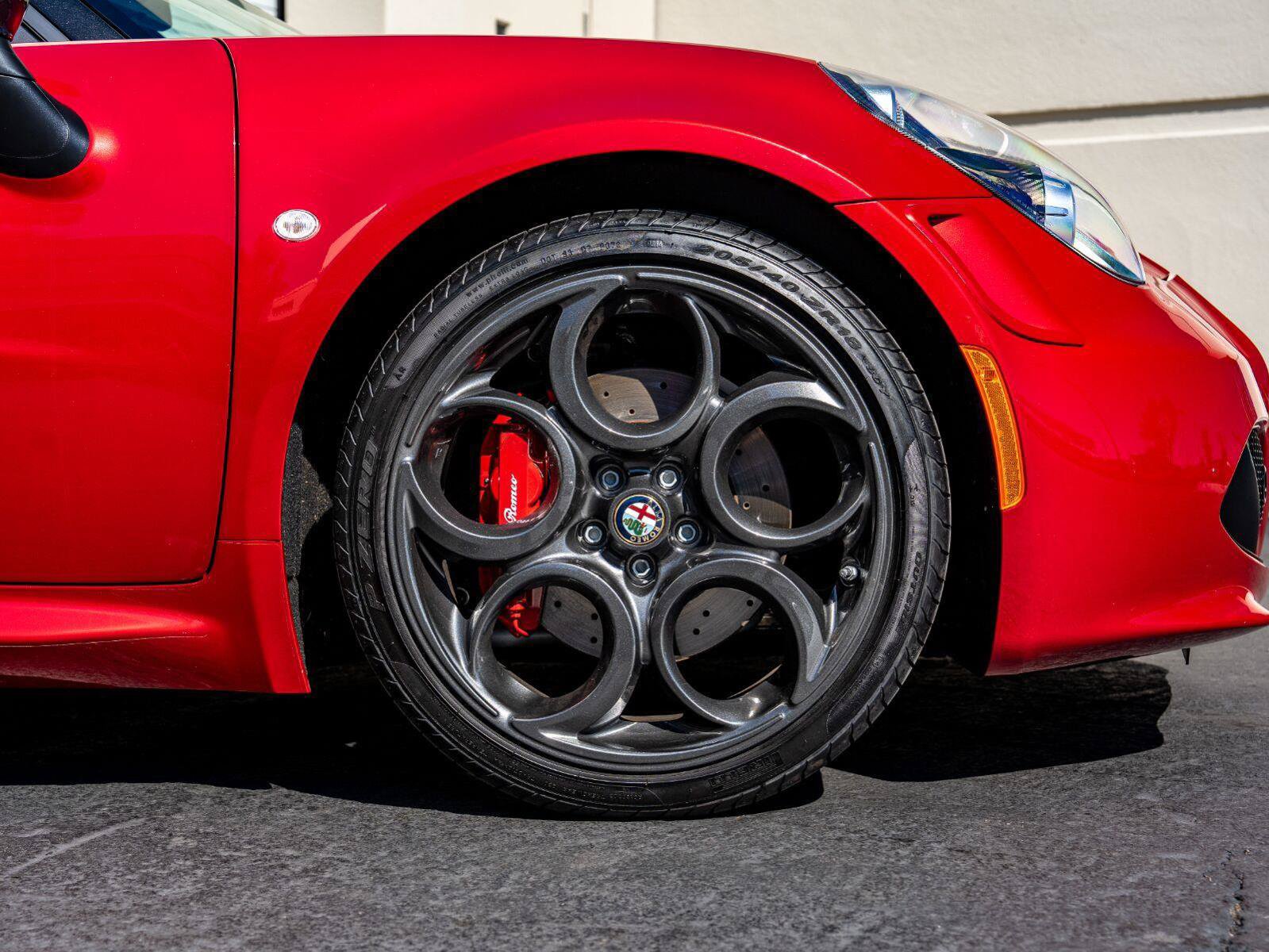 Used 2015 Alfa Romeo 4C Launch Edition w/ Convenience Group RWD image 7