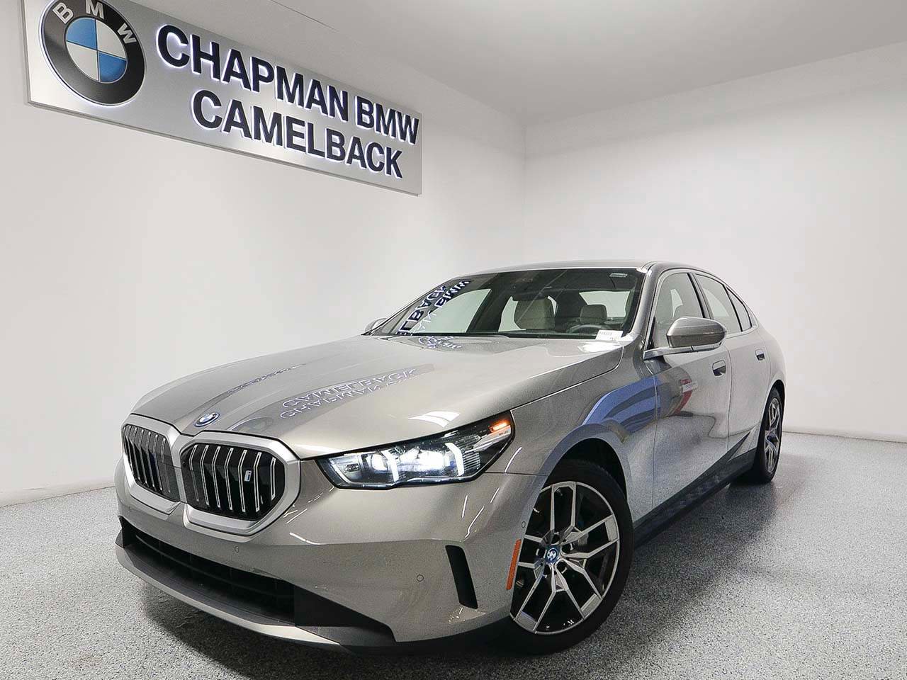 Used 2025 BMW i5 eDrive40i w/ Premium Package image 1