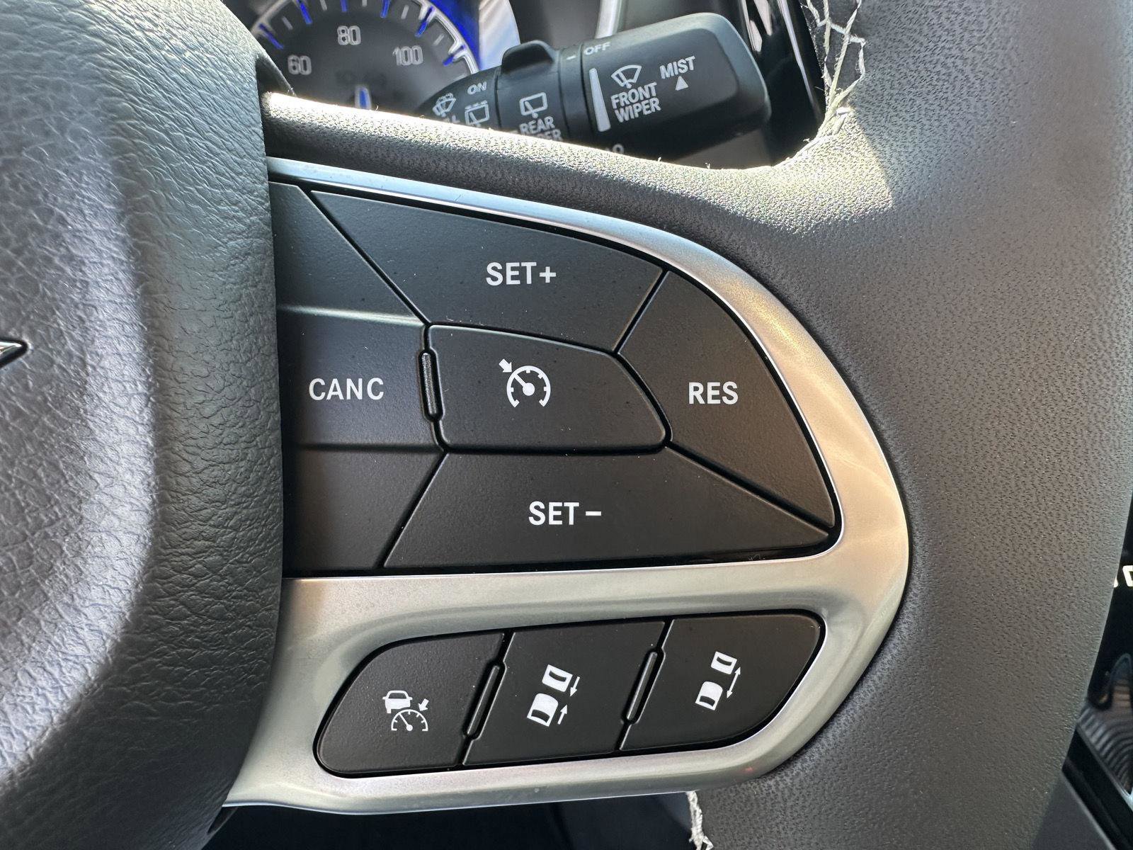 Used 2026 Chrysler Voyager LX image 24