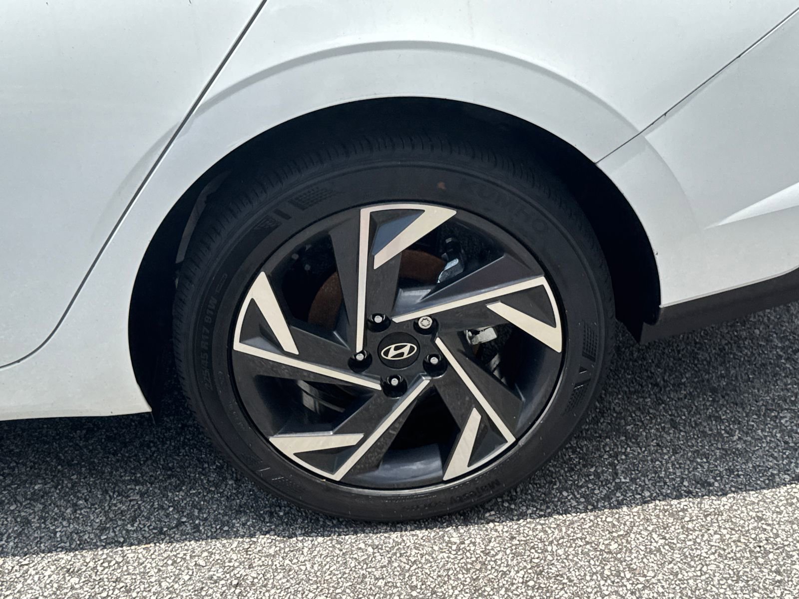 Certified 2025 Hyundai Elantra Sport image 19