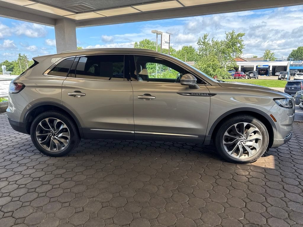 Certified 2023 Lincoln Nautilus Reserve AWD/4WD image 4