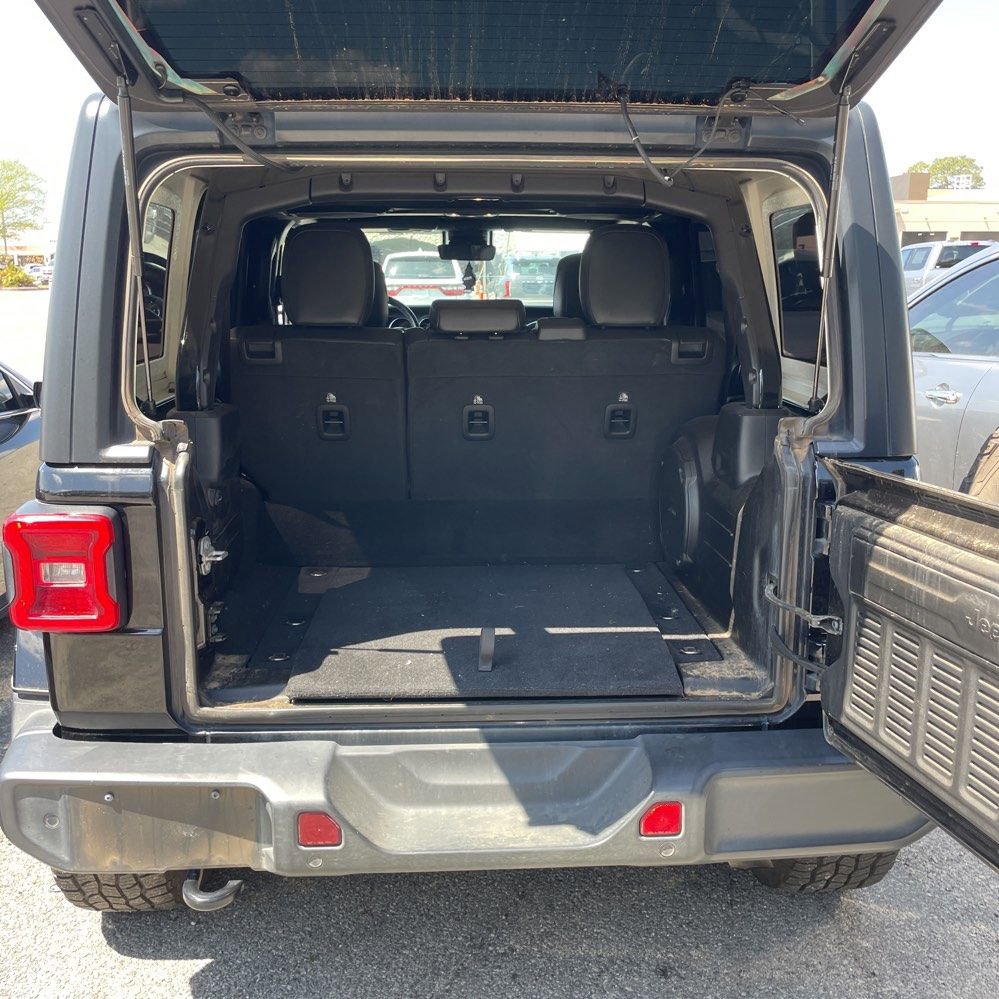 Used 2021 Jeep Wrangler Unlimited Sahara w/ Cold Weather Group image 8