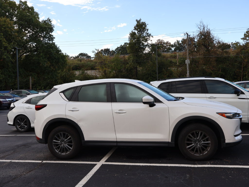 Used 2019 MAZDA CX-5 Sport FWD image 4