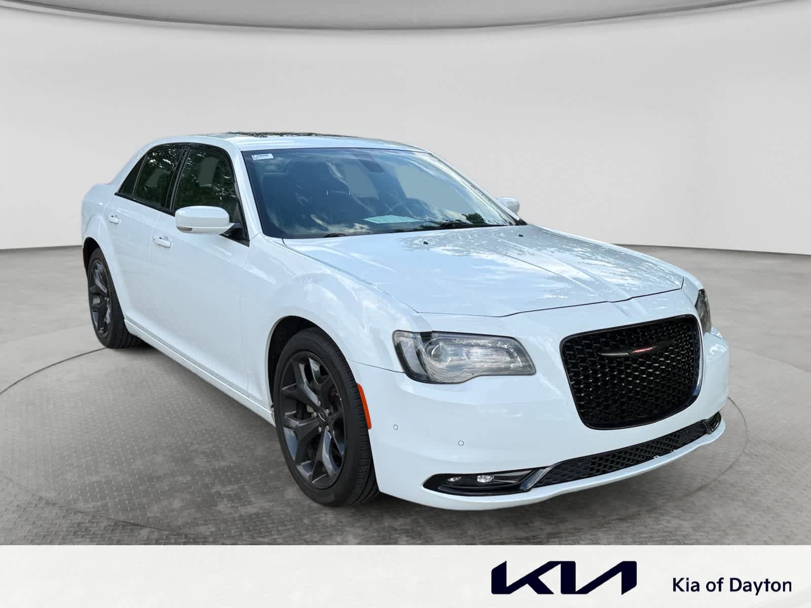 Used 2022 Chrysler 300 S RWD image 3
