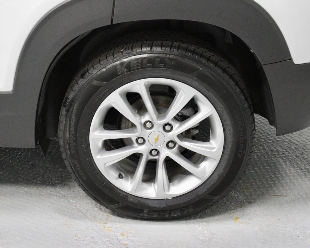 Used 2024 Chevrolet TrailBlazer LS w/ LS Convenience Package FWD image 18