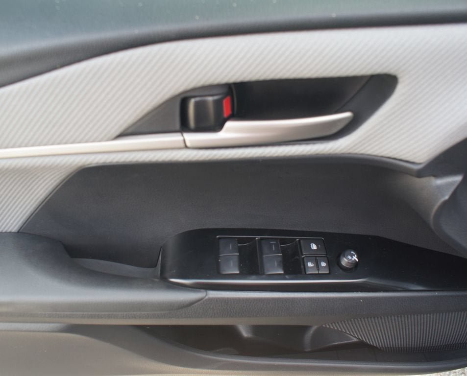 Used 2025 Toyota Camry SE AWD/4WD image 28
