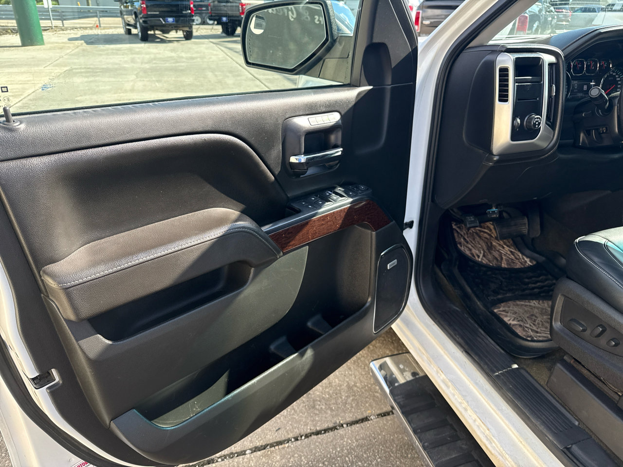 Used 2017 GMC Sierra 1500 SLT w/ SLT Premium Package image 16