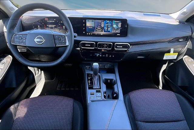New 2027 Nissan Sentra SR w/ Floor Mat Package FWD image 5