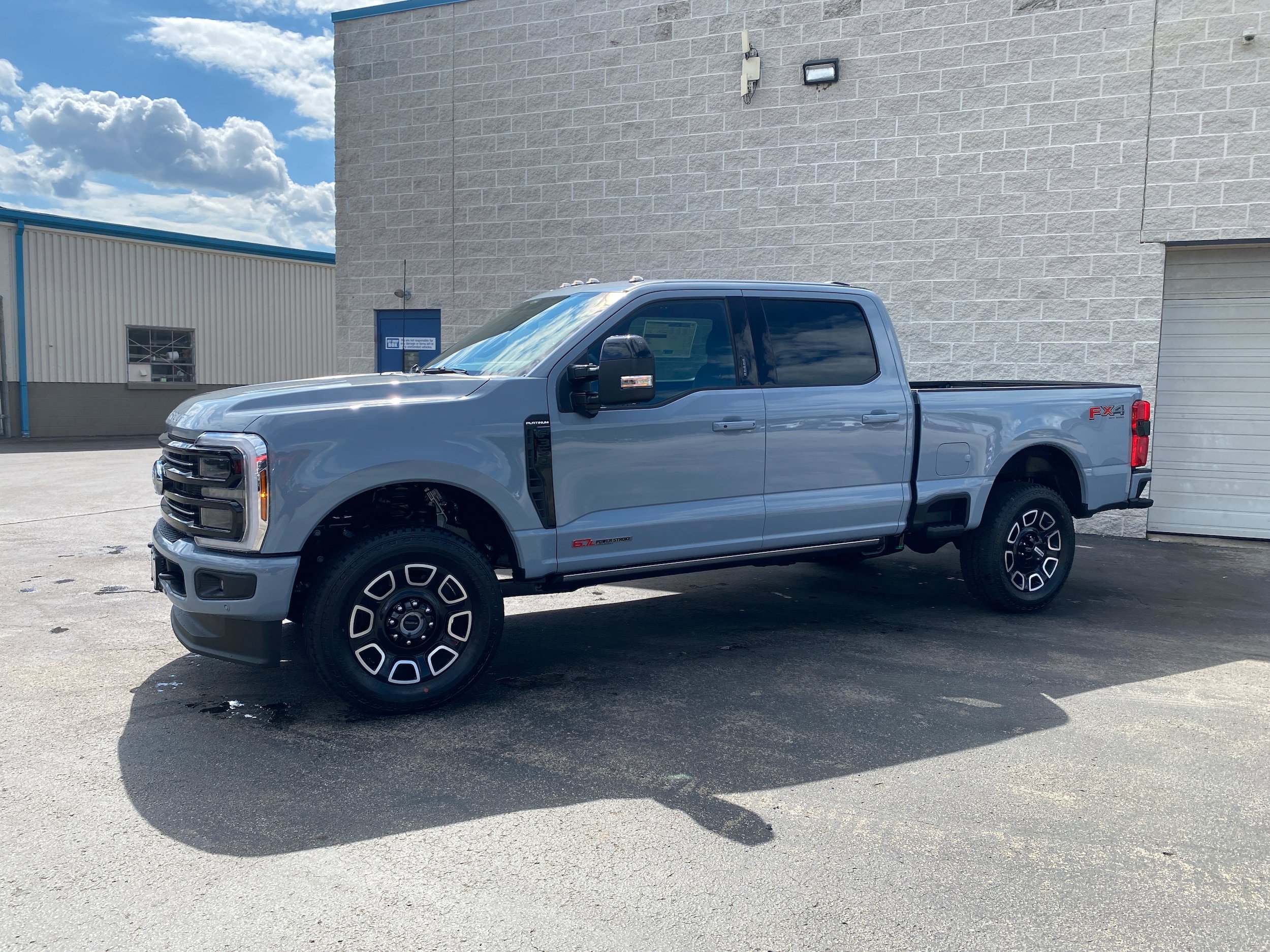 New 2026 Ford F350 Platinum w/ FX4 Off-Road Package AWD/4WD image 4