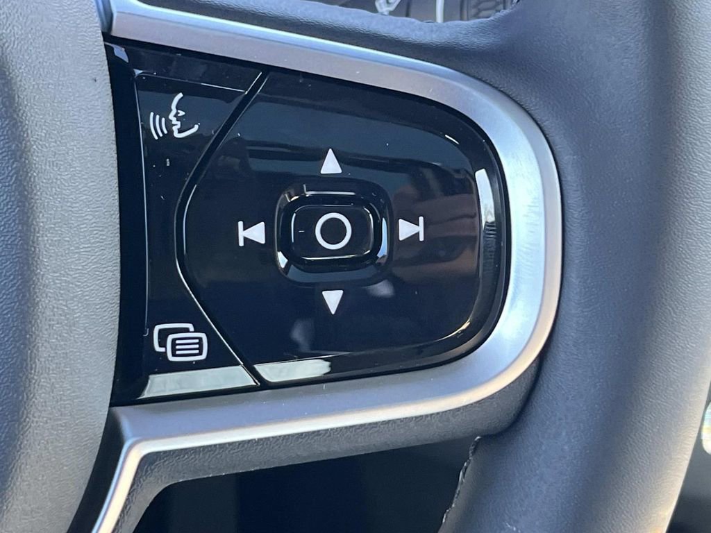 New 2026 Volvo XC60 B5 Plus w/ Climate Package image 27