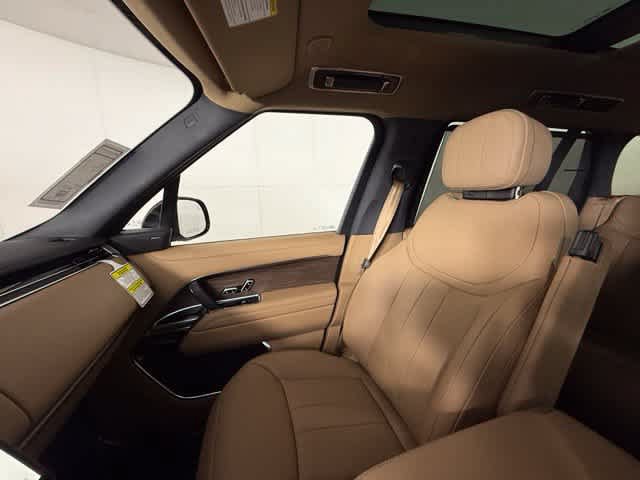 New 2027 Land Rover Range Rover Long Wheelbase SE AWD/4WD image 18