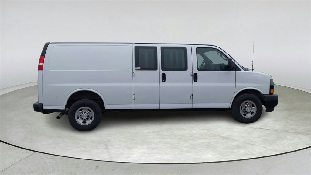 Used 2019 Chevrolet Express 3500 Extended w/ Driver Convenience Package image 7
