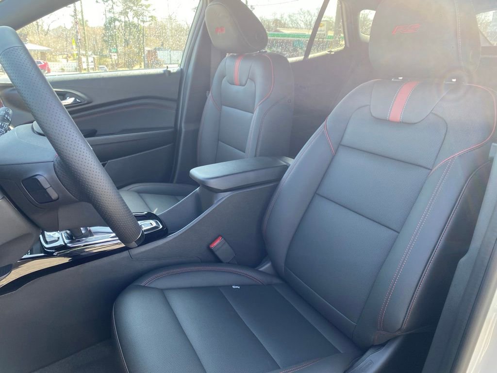 New 2026 Chevrolet Trax RS w/ Sunroof Package FWD image 10
