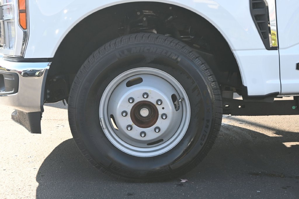 New 2024 Ford F350 XL w/ XL Chrome Package RWD image 12