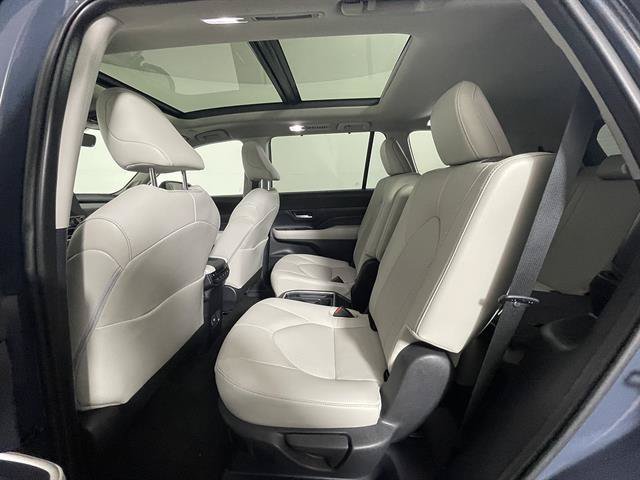 Certified 2024 Toyota Grand Highlander AWD image 11