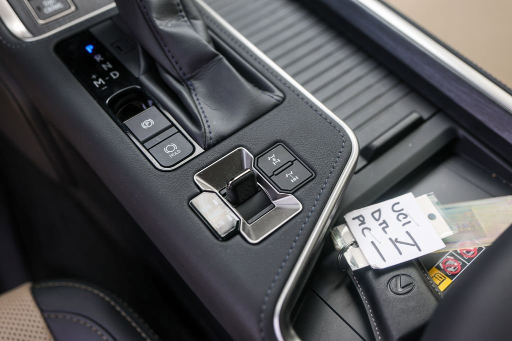 Used 2024 Lexus GX 550 AWD/4WD image 19