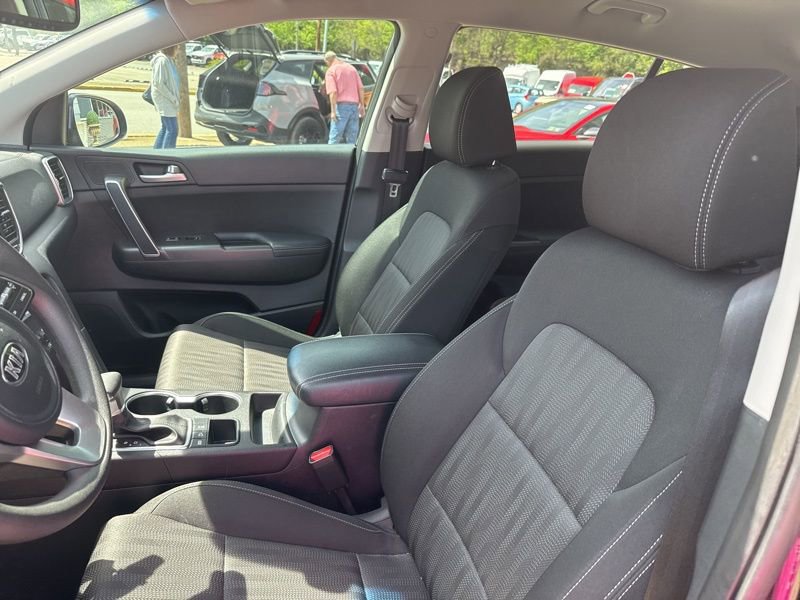 Used 2020 Kia Sportage LX AWD/4WD image 11