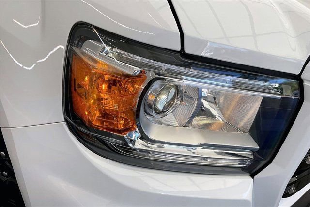 Used 2022 GMC Canyon Elevation image 29