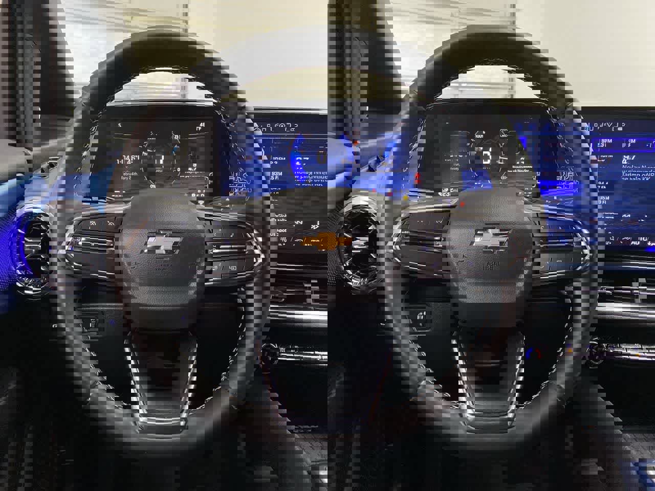 Used 2025 Chevrolet Equinox EV LT w/ Convenience Package image 19