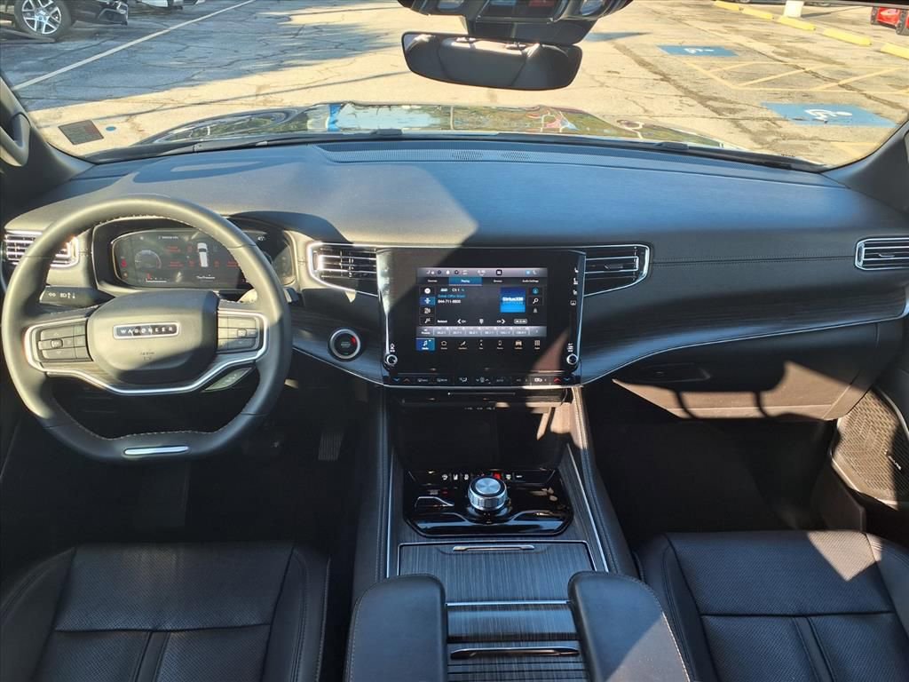 Used 2023 Jeep Wagoneer L Series II image 3