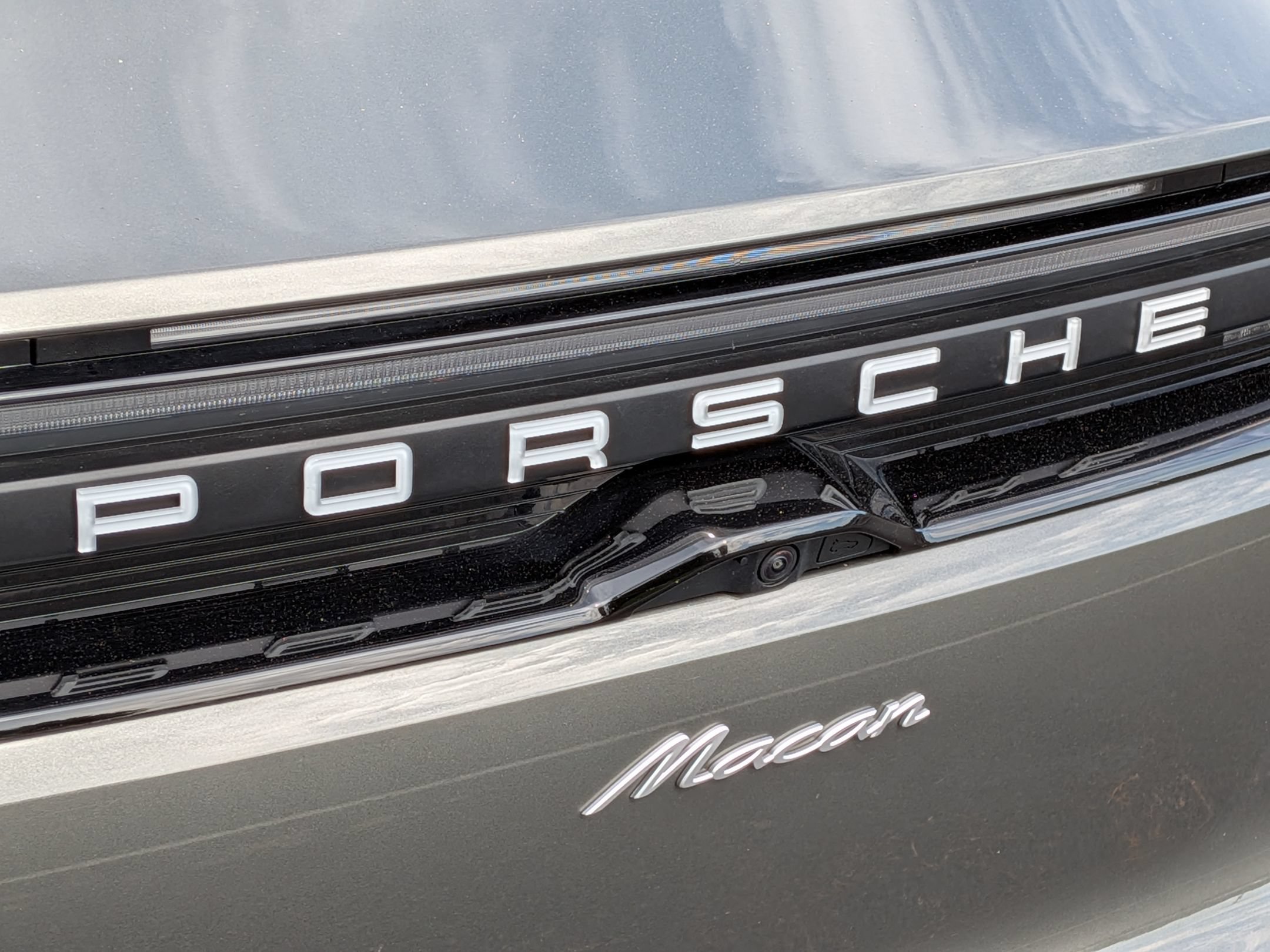 Certified 2025 Porsche Macan Electric RWD image 31