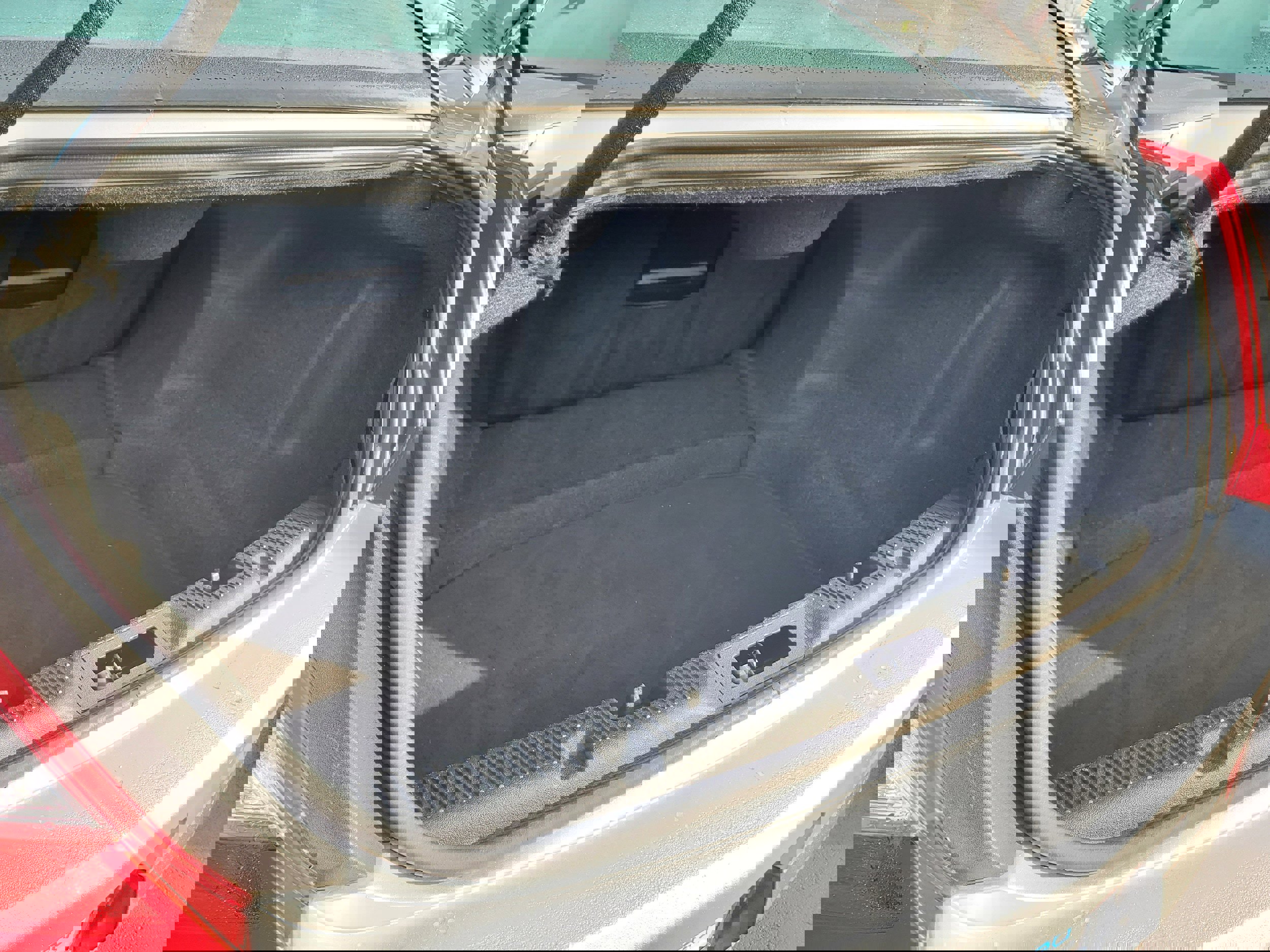 Used 2016 Lincoln MKS image 26