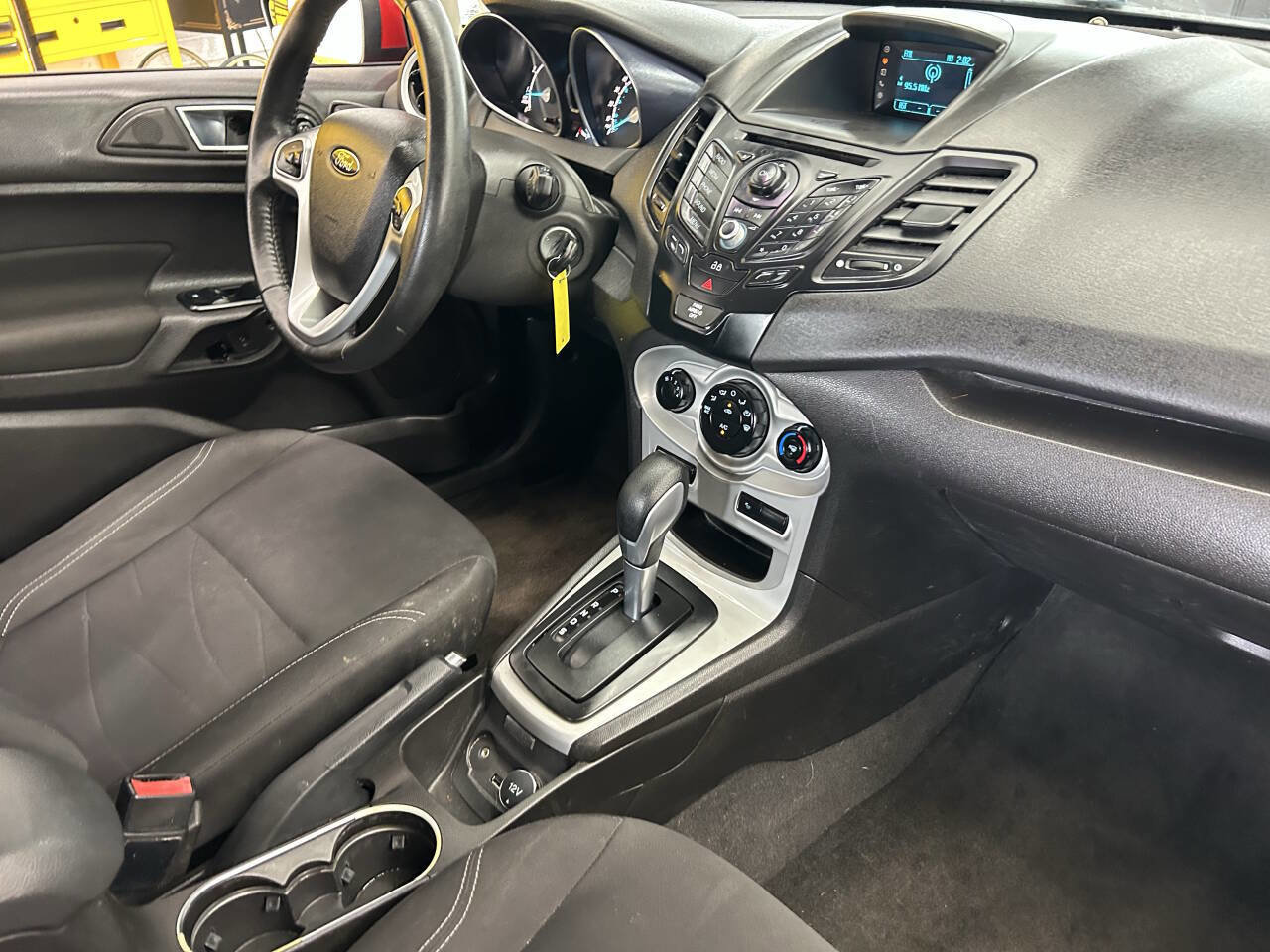 Used 2015 Ford Fiesta SE image 17