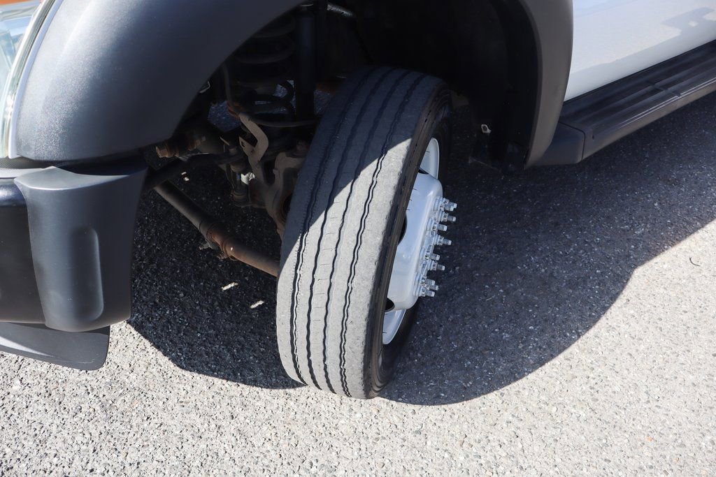 Used 2016 Ford F550 2WD Regular Cab Super Duty image 38