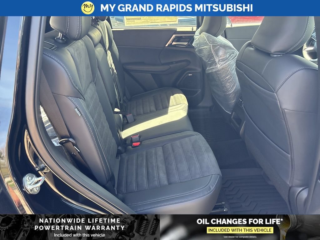 New 2026 Mitsubishi Outlander SE AWD/4WD image 15