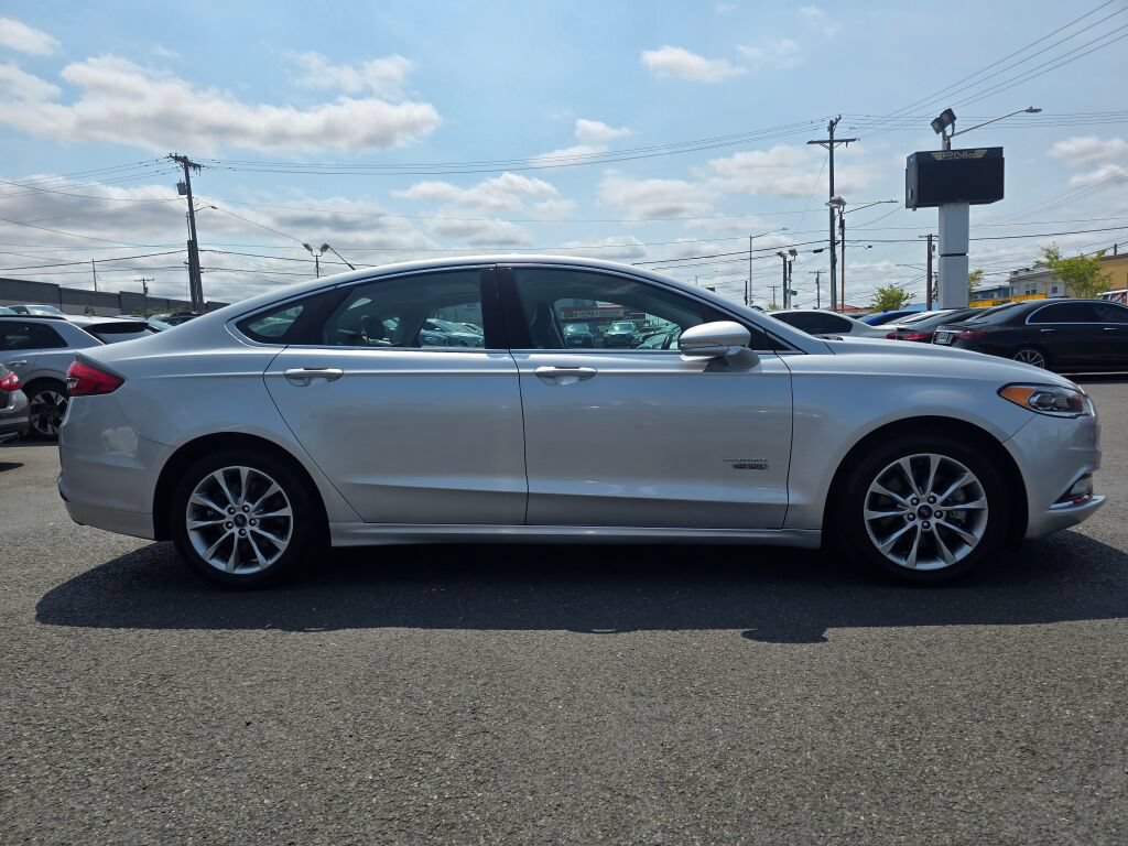 Used 2017 Ford Fusion Energi SE FWD image 5