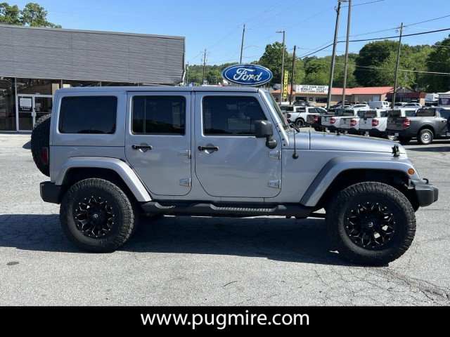 Used 2016 Jeep Wrangler Unlimited Sahara w/ Dual Top Group AWD/4WD image 8