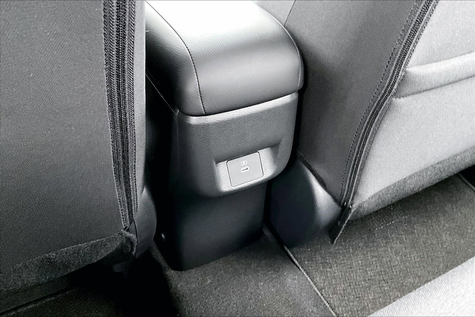 Used 2025 Nissan Versa SV w/ Trunk Package image 2